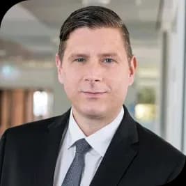 Portrait: Alexander Brogl